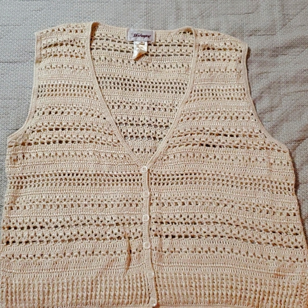 Worthington knitted vest cream size Medium